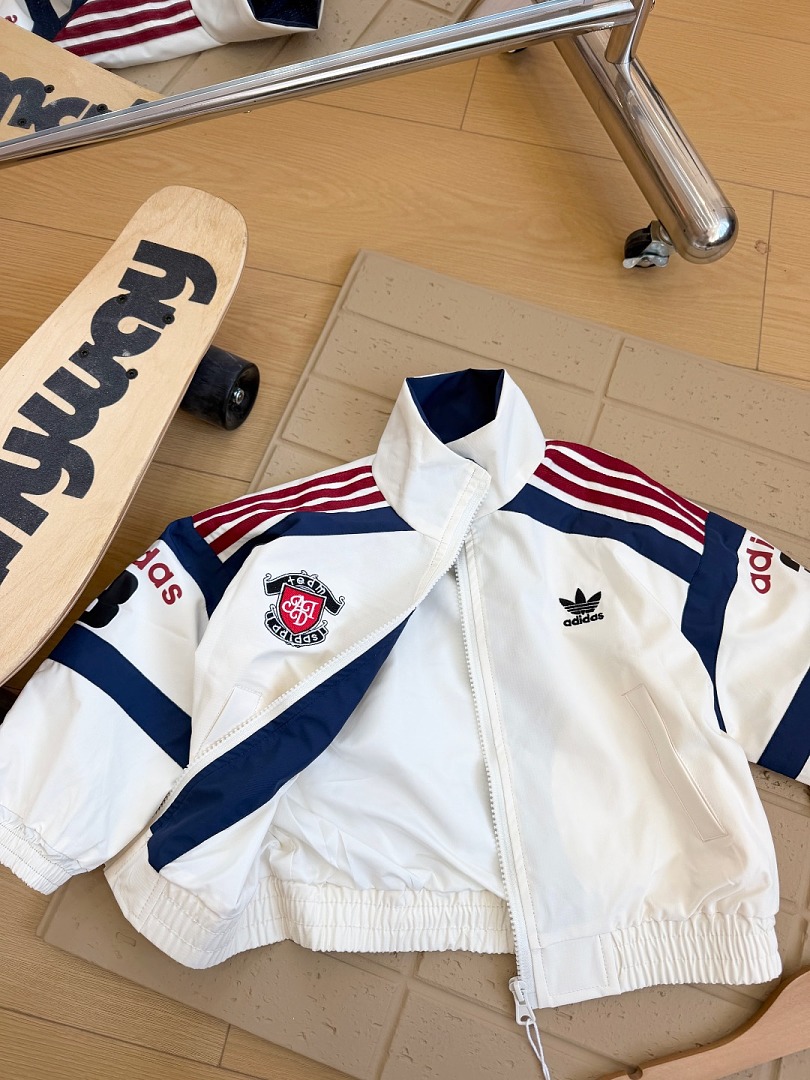 Adidas Team Reversible Padded Jacket · A3347 — תמונה 9
