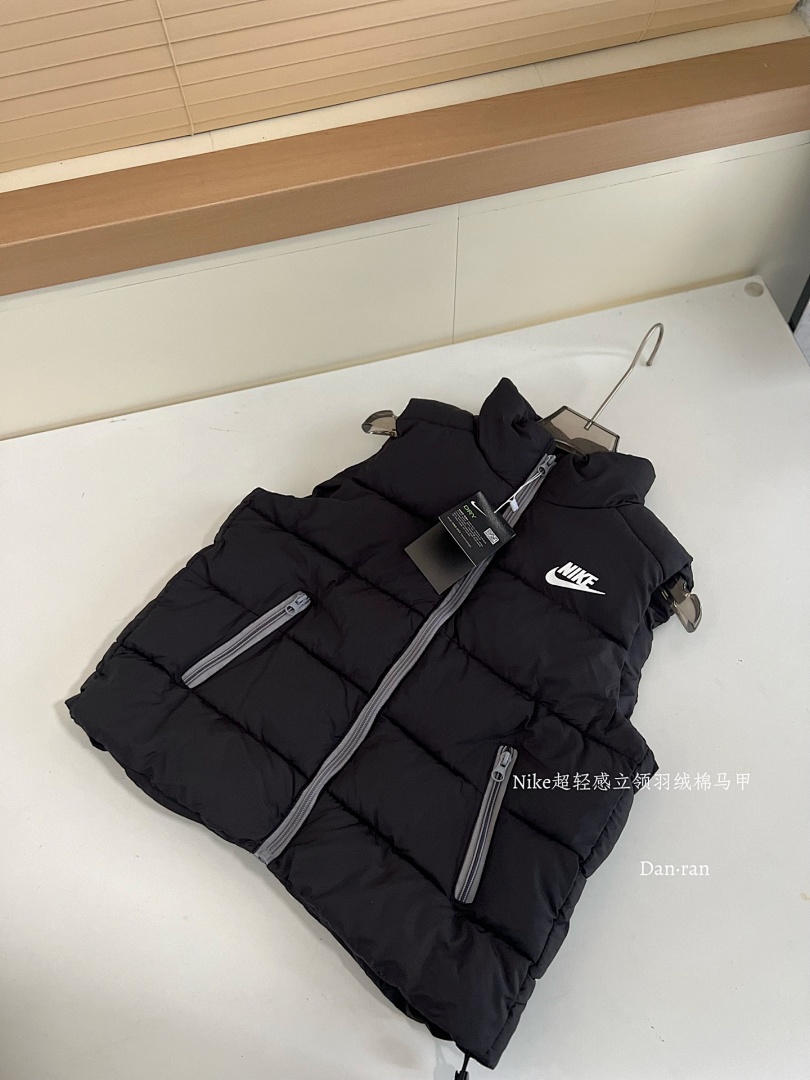 Nike Sportswear Club Puffer Vest · A2856 — תמונה 21