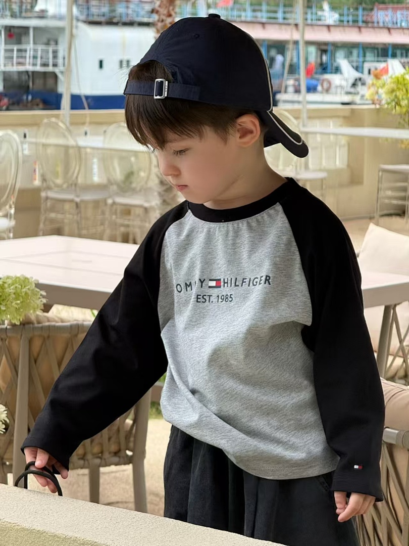 Tommy Hilfiger Kids' Raglan Colorblock T-Shirt · A2650 — תמונה 7