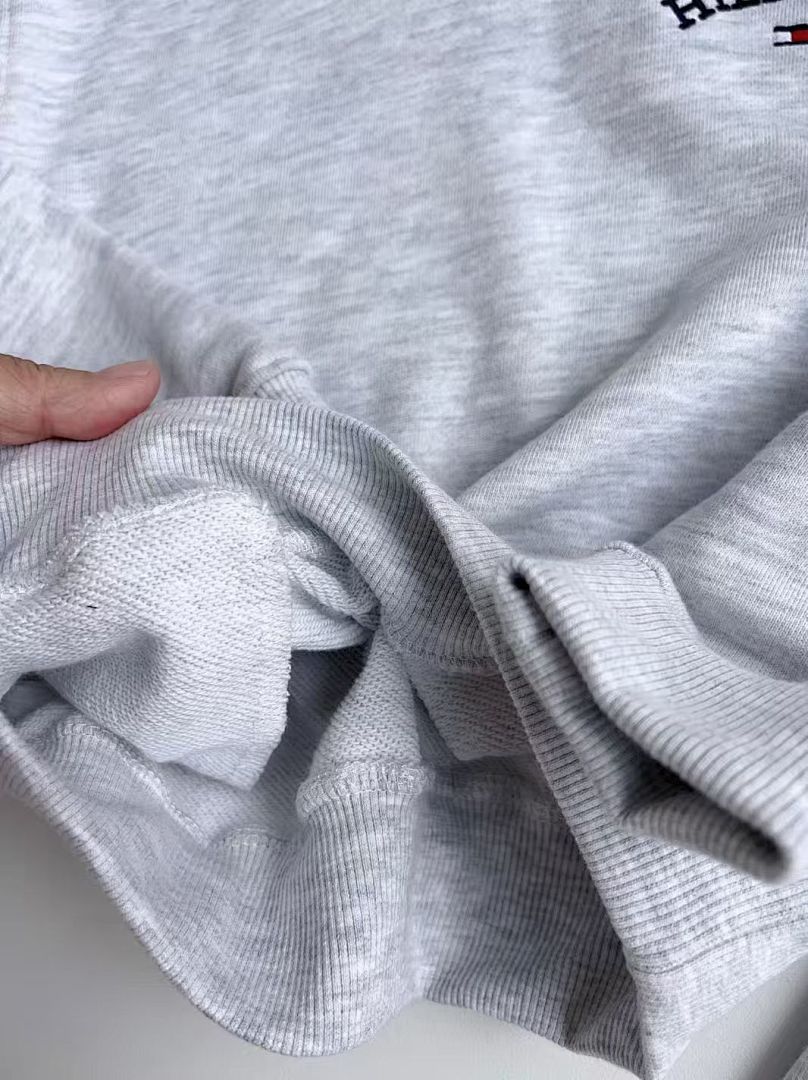 Tommy Hilfiger Tommy Logo Quarter-Zip Sweatshirt · A2653 — תמונה 11