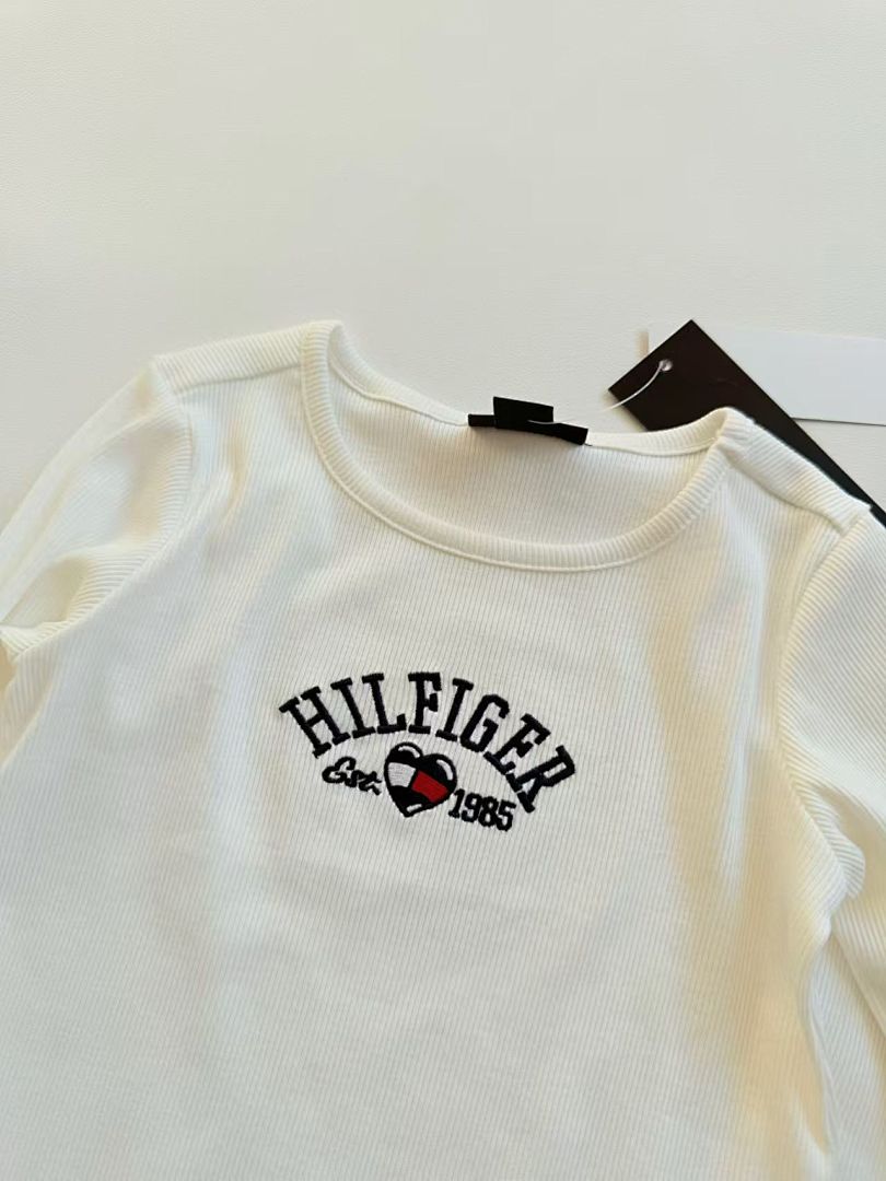 Tommy Hilfiger Logo Long Sleeve T-Shirt · A2657 — תמונה 9