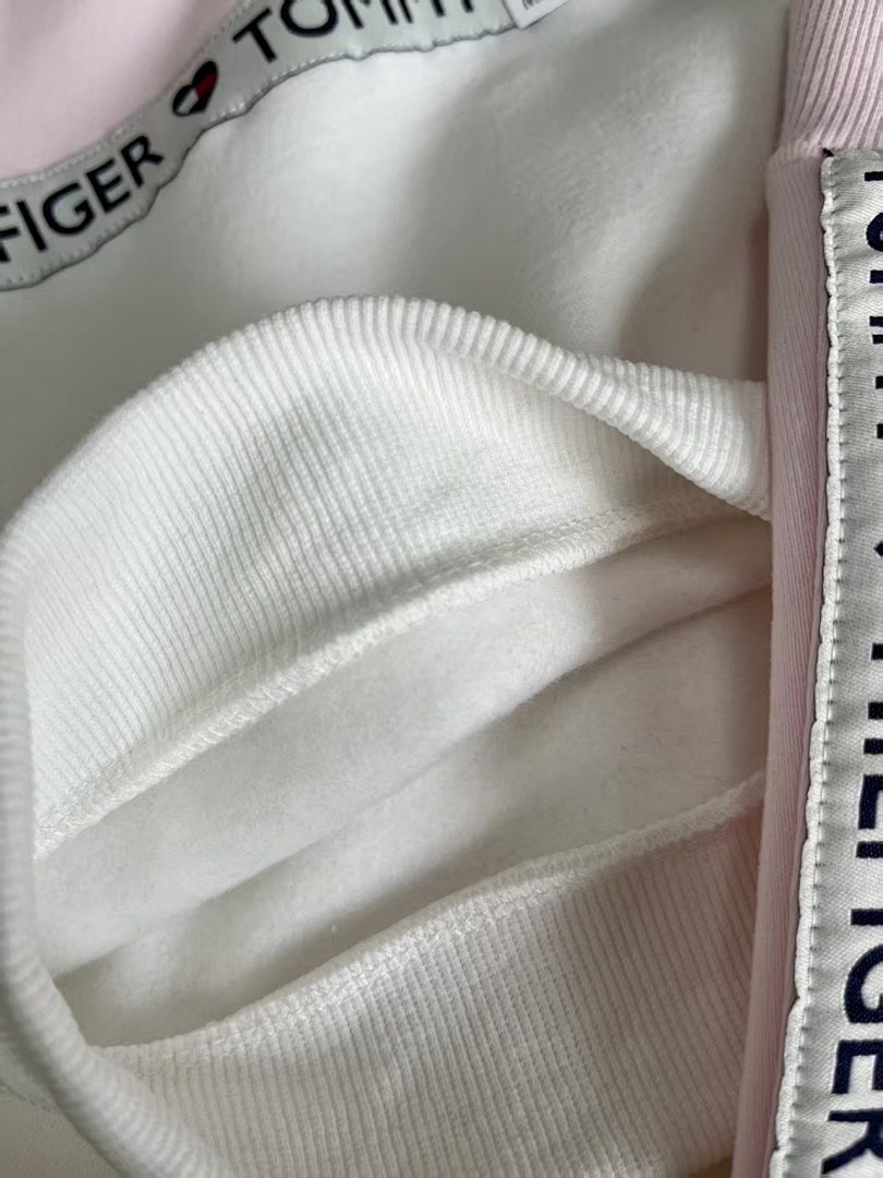 Tommy Hilfiger — סט קפוצ'ון ומכנסיים · A2658 — תמונה 5