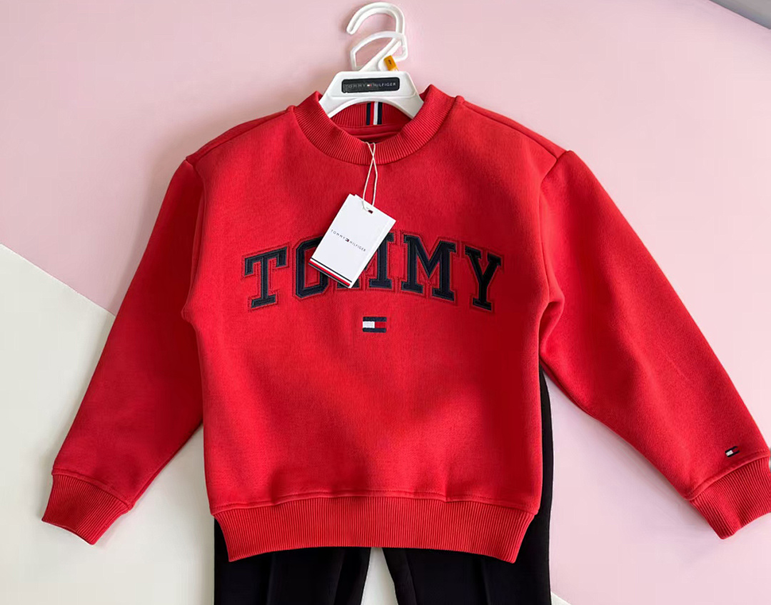 Tommy Hilfiger Varsity Tommy Logo Crewneck Sweatshirt · A2659 — תמונה 9