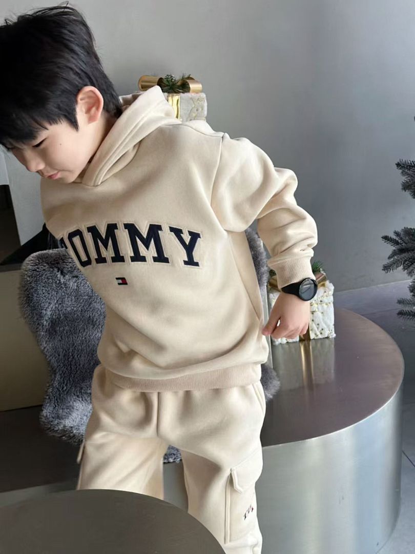 Tommy Hilfiger Varsity Logo Embroidery Hoodie · A2656 — תמונה 4