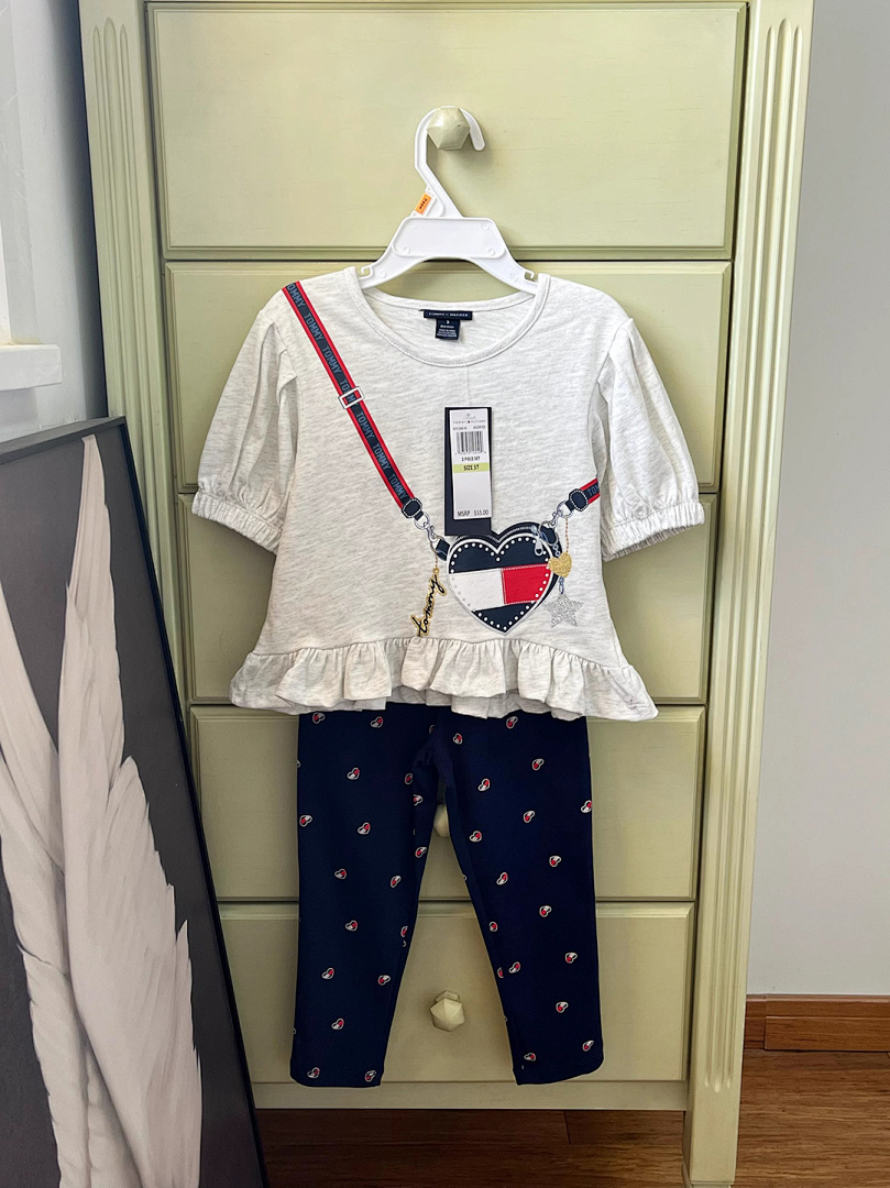 Tommy Hilfiger — סט חולצה ומכנסיים · A2405 — תמונה 6