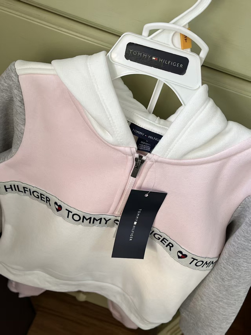 Tommy Hilfiger — סט קפוצ'ון ומכנסיים · A2658 — תמונה 6