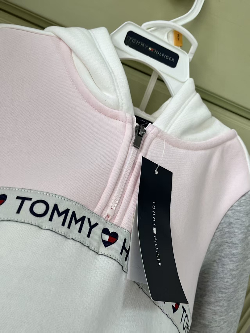 Tommy Hilfiger — סט קפוצ'ון ומכנסיים · A2658 — תמונה 7