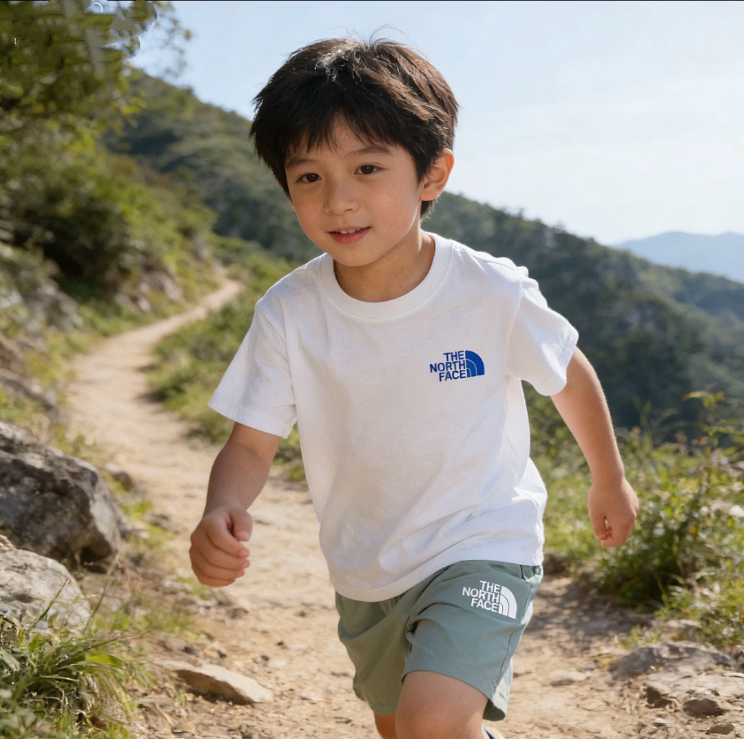 The North Face — סט חולצה ושורטס · A3032 — תמונה 28
