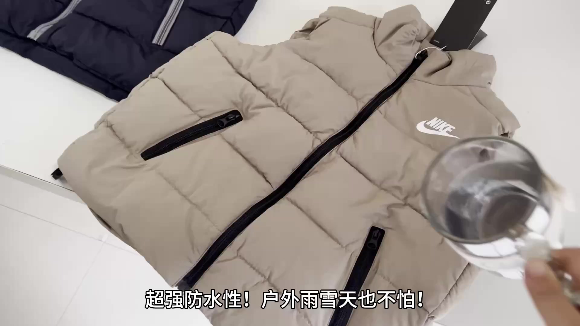 Nike Sportswear Club Puffer Vest · A2856 — תמונה 2