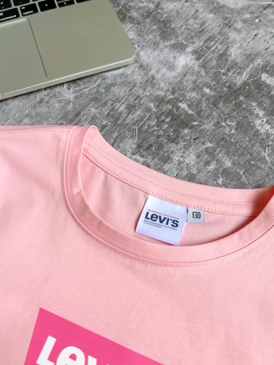 Levi's Graphic Logo Vintage Short Sleeve · A3213 — תמונה 4
