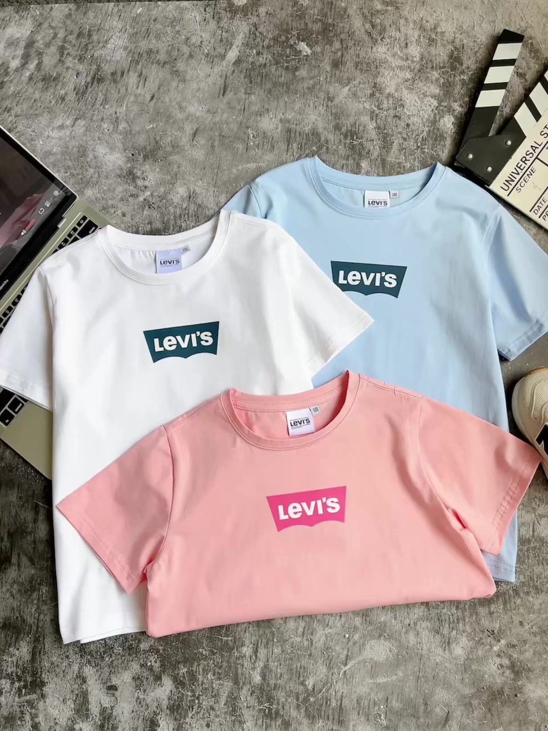 Levi's Graphic Logo Vintage Short Sleeve · A3213 — תמונה 2