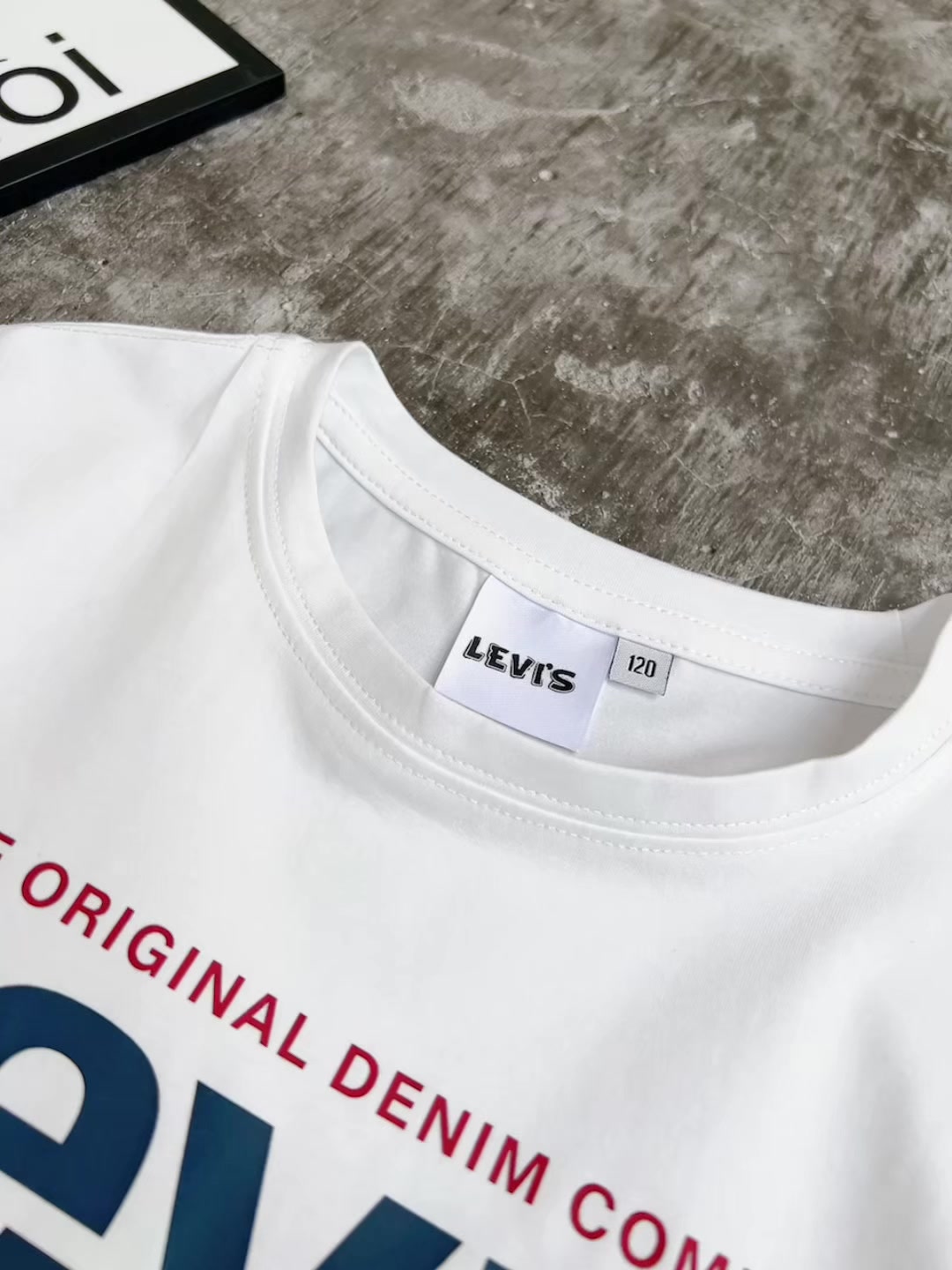 Levi's Classic Graphic T-shirt · A3027 — תמונה 4