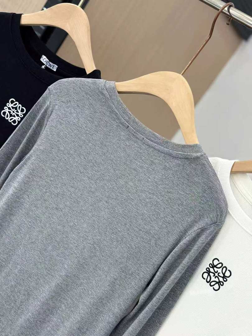 Loewe Anagram Long-Sleeve T-Shirt · A3470 — תמונה 8