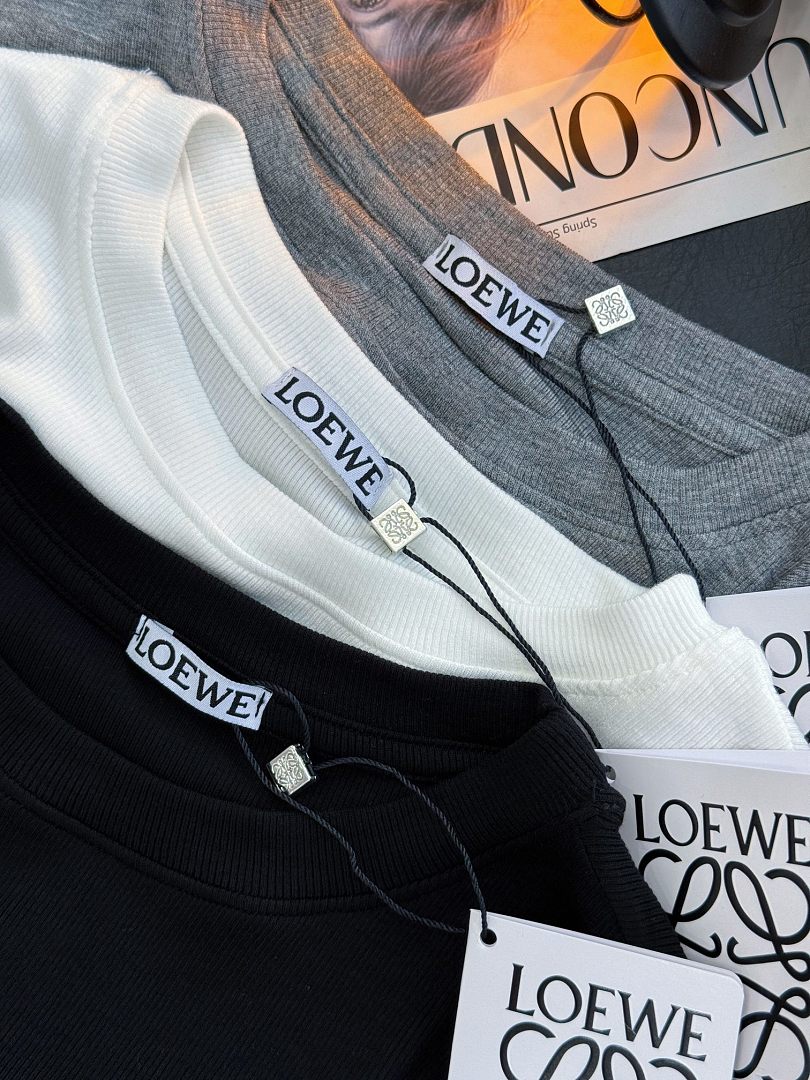 Loewe Anagram Long-Sleeve T-Shirt · A3470 — תמונה 6