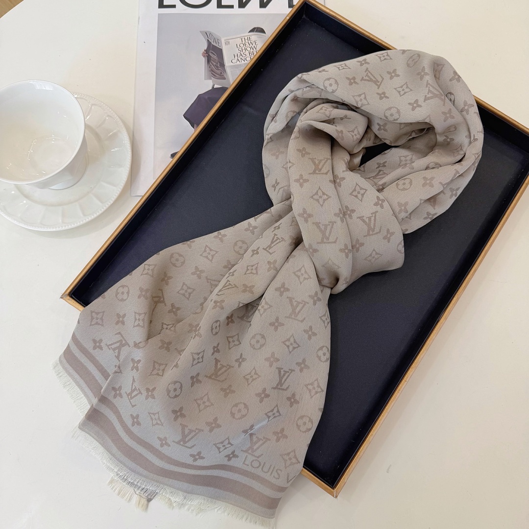 Louis Vuitton Monogram Shawl · A3313 — תמונה 5