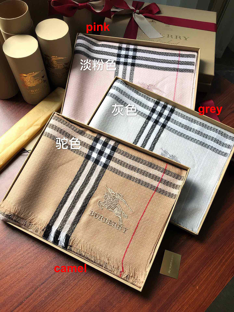 Burberry Reversible Check Cashmere Scarf · A3314