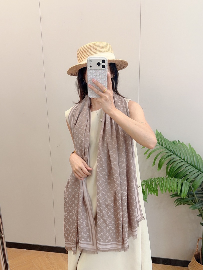 Louis Vuitton Monogram Shawl · A3313 — תמונה 8