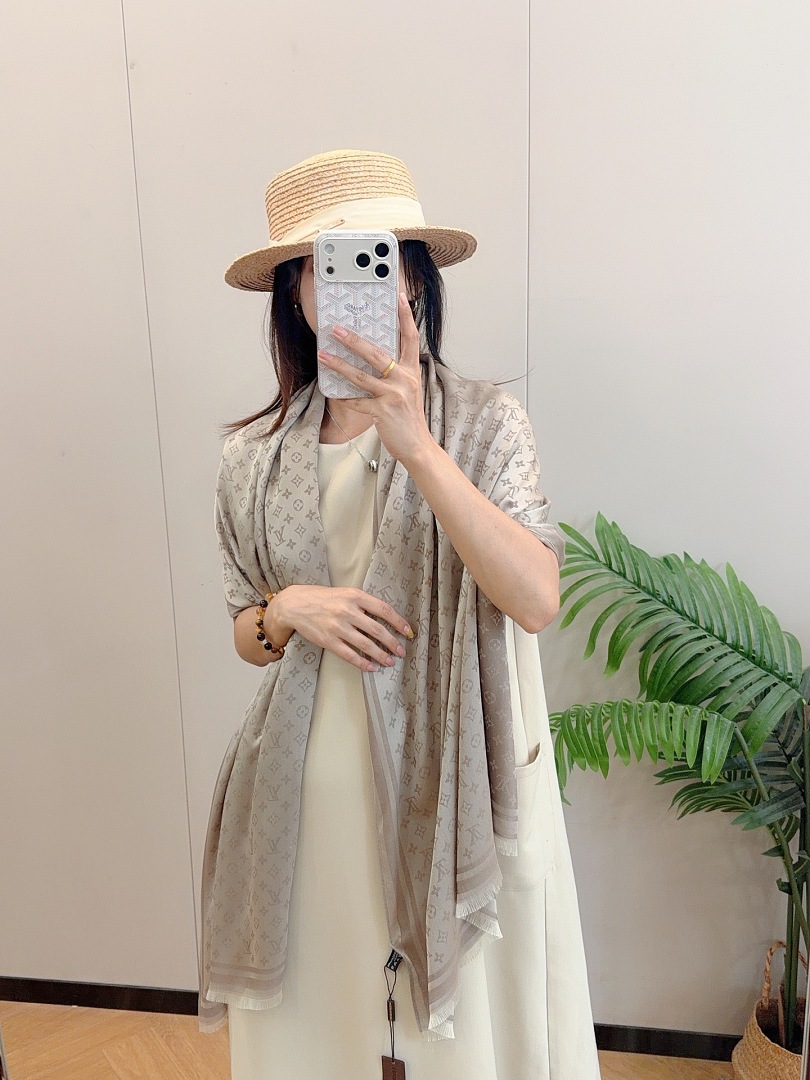 Louis Vuitton Monogram Shawl · A3313 — תמונה 3