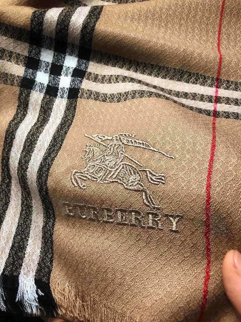 Burberry Reversible Check Cashmere Scarf · A3314 — תמונה 3