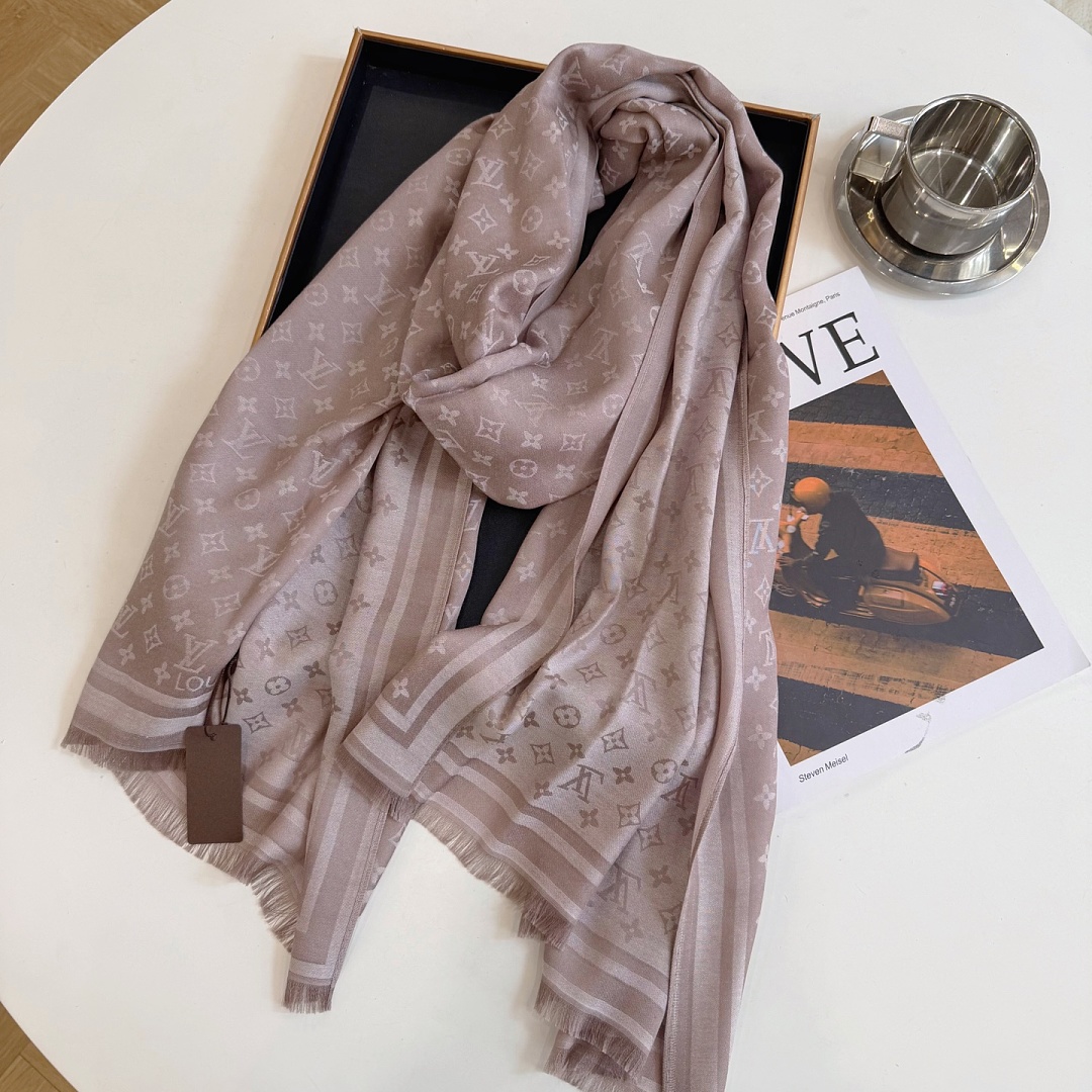 Louis Vuitton Monogram Shawl · A3313 — תמונה 10