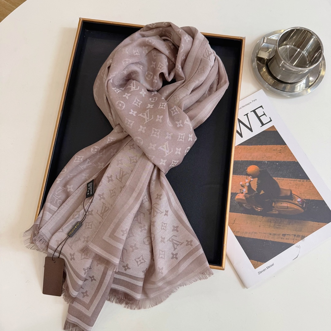 Louis Vuitton Monogram Shawl · A3313 — תמונה 11