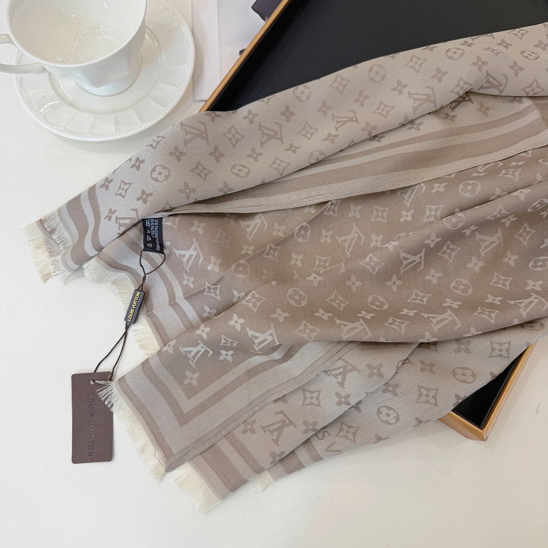 Louis Vuitton Monogram Shawl · A3313 — תמונה 6