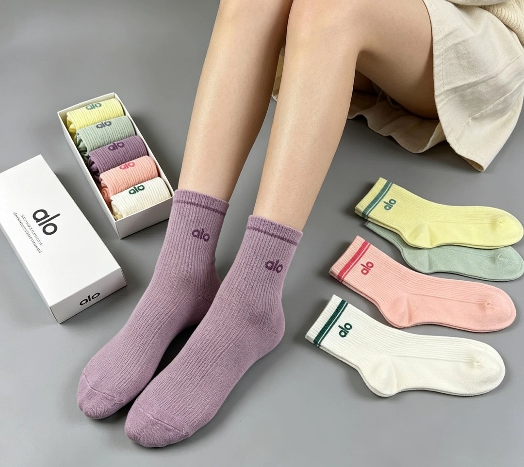 Alo Yoga Unisex Half-Crew Throwback Sock · A3060 — תמונה 2