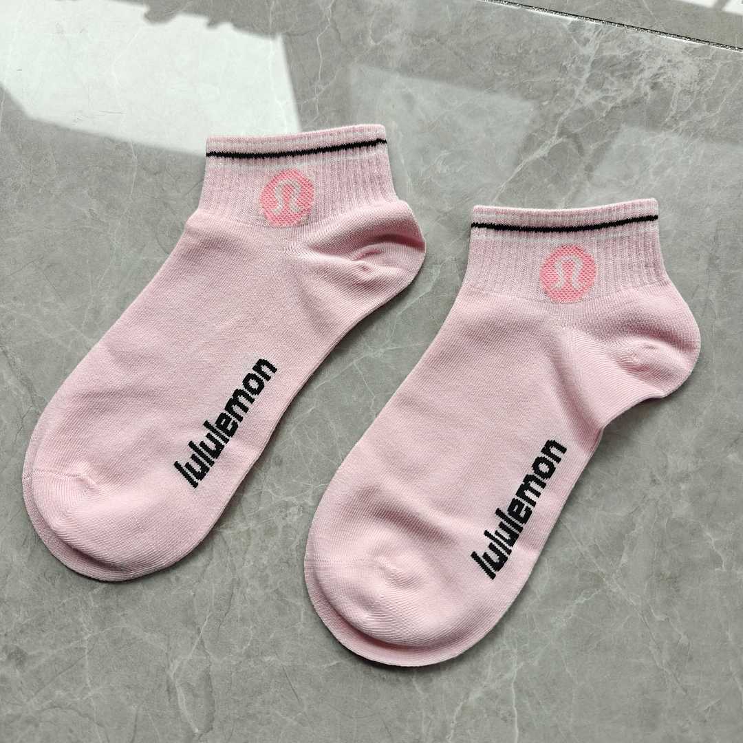 Lululemon Daily Essential Crew Socks · A3041 — תמונה 2