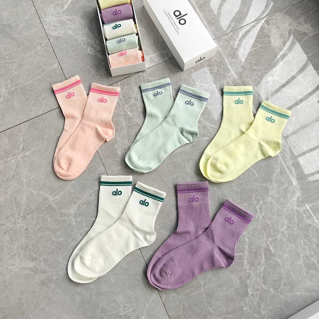 Alo Yoga Unisex Half-Crew Throwback Sock · A3060 — תמונה 9