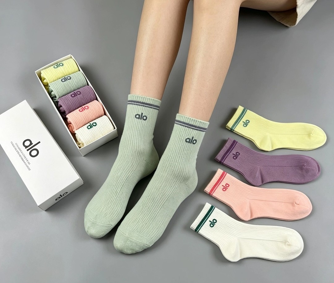 Alo Yoga Unisex Half-Crew Throwback Sock · A3060 — תמונה 8