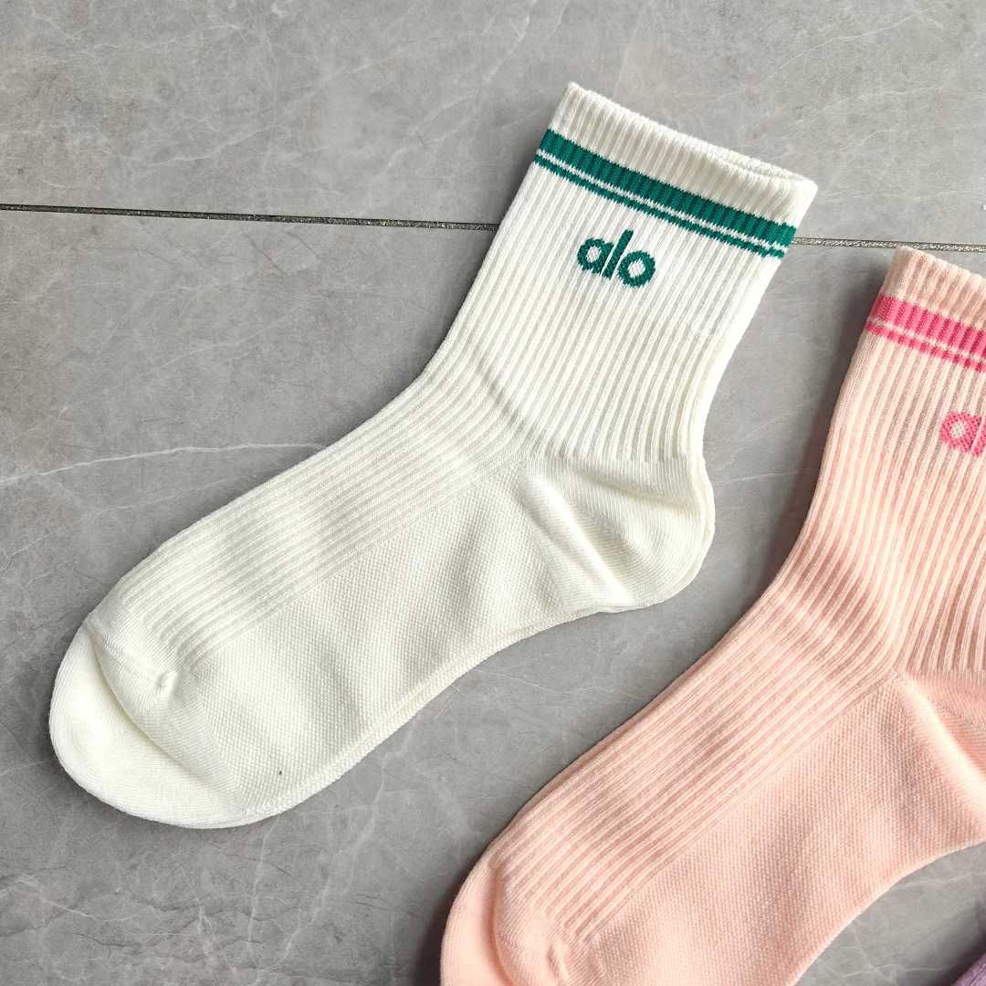 Alo Yoga Unisex Half-Crew Throwback Sock · A3060 — תמונה 12