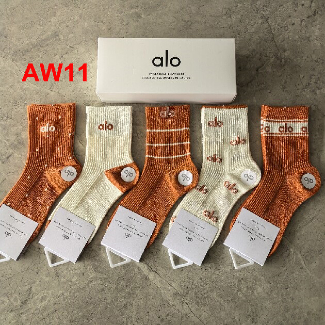 Alo Unisex Half-Crew Throwback Sock · A3224 — תמונה 18