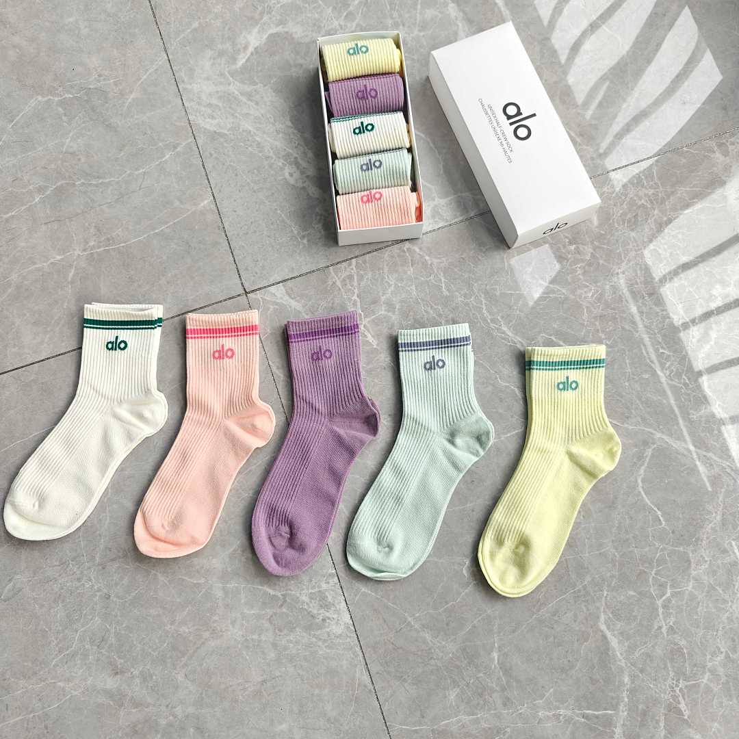 Alo Yoga Unisex Half-Crew Throwback Sock · A3060 — תמונה 17
