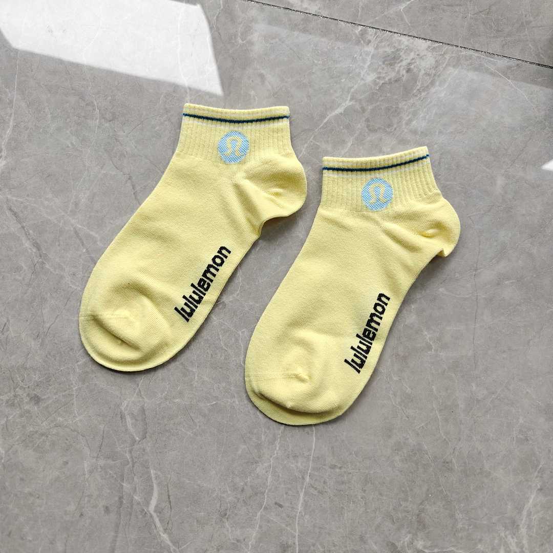 Lululemon Daily Essential Crew Socks · A3041 — תמונה 10