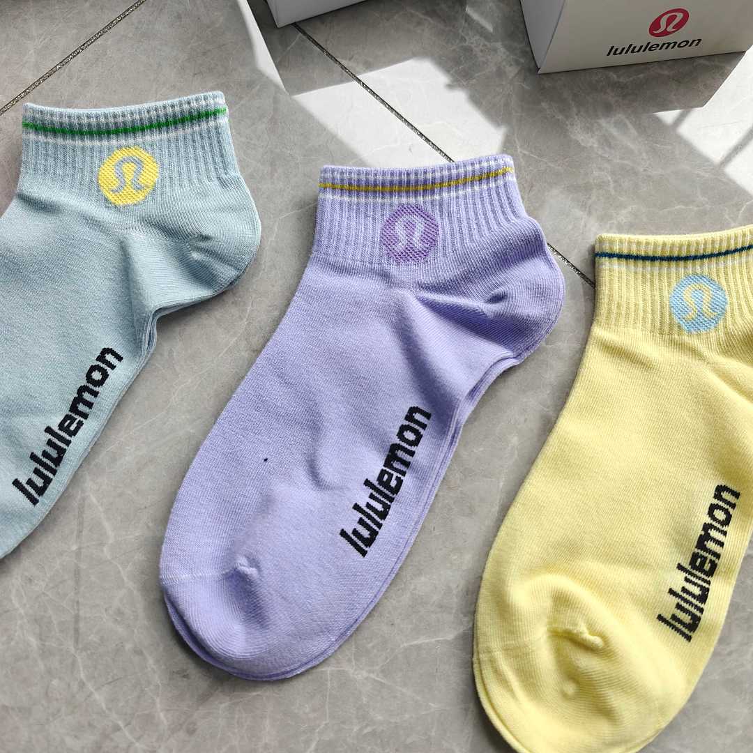 Lululemon Daily Essential Crew Socks · A3041 — תמונה 22