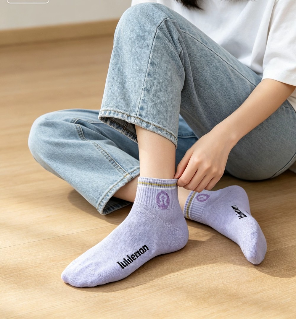 Lululemon Daily Essential Crew Socks · A3041 — תמונה 5