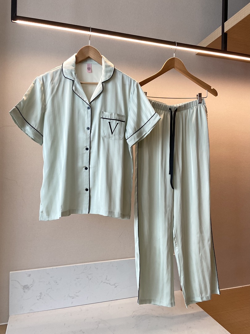 Victoria's Secret Signature Satin Short Pajama Set · A3061 — תמונה 48
