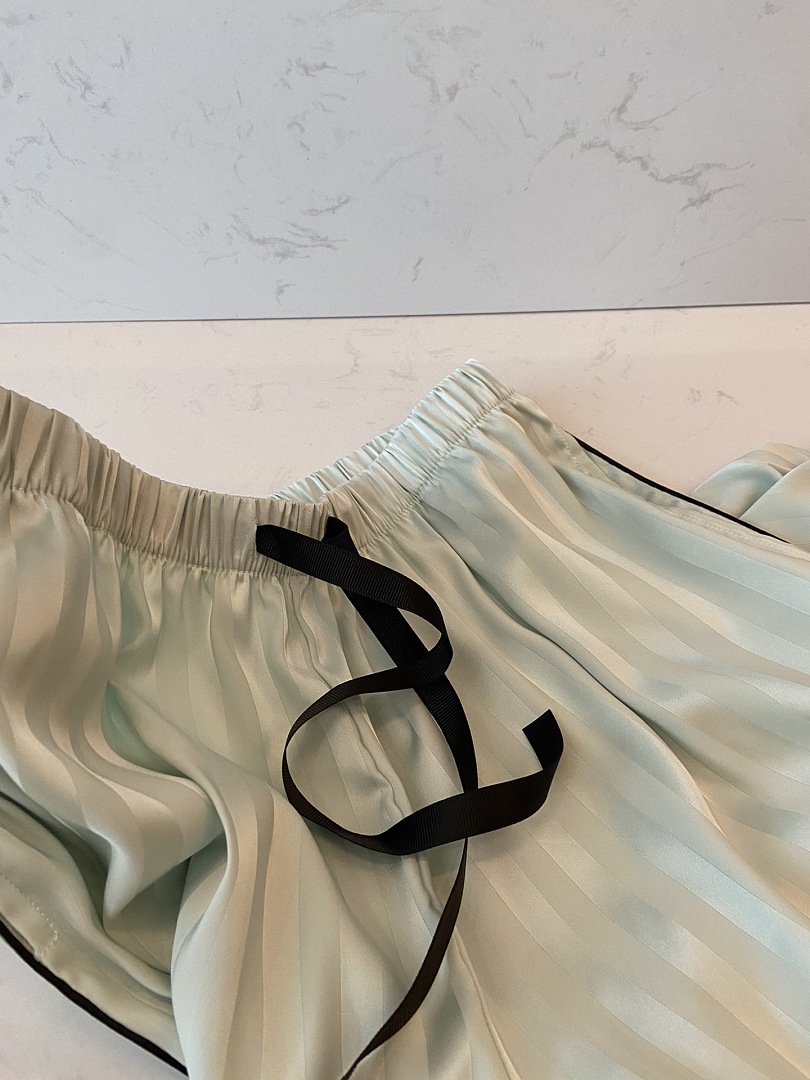 Victoria's Secret Signature Satin Short Pajama Set · A3061 — תמונה 42