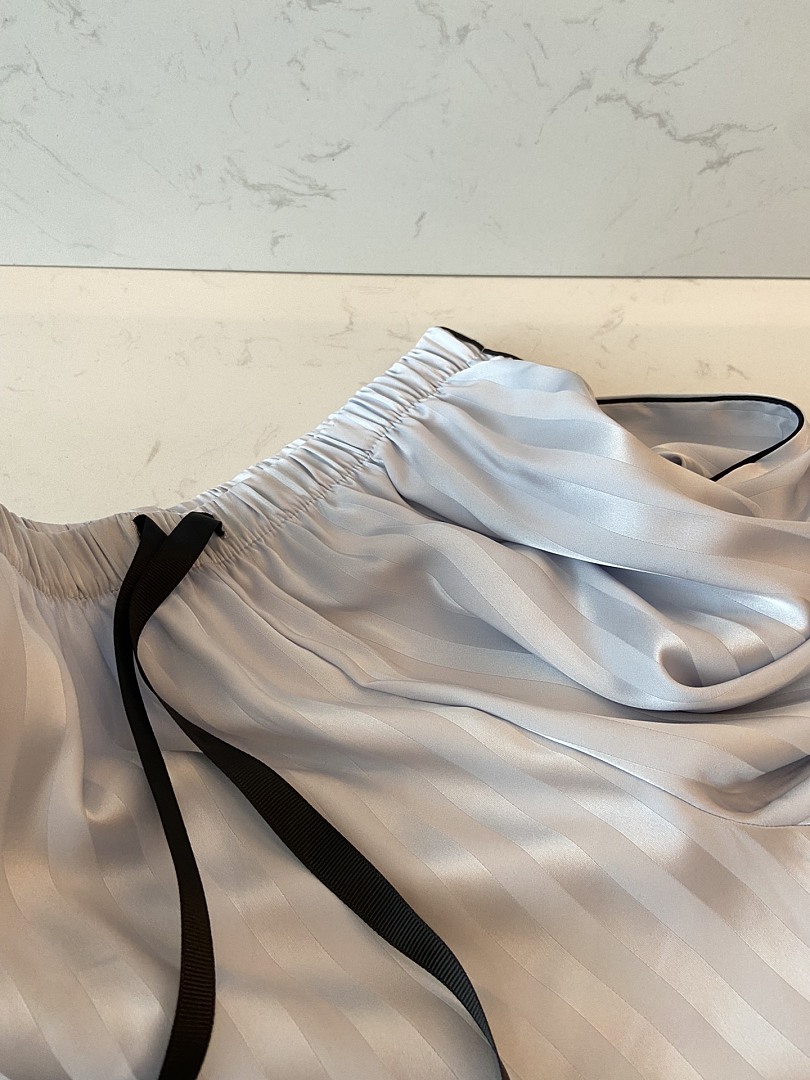 Victoria's Secret Signature Satin Short Pajama Set · A3061 — תמונה 14