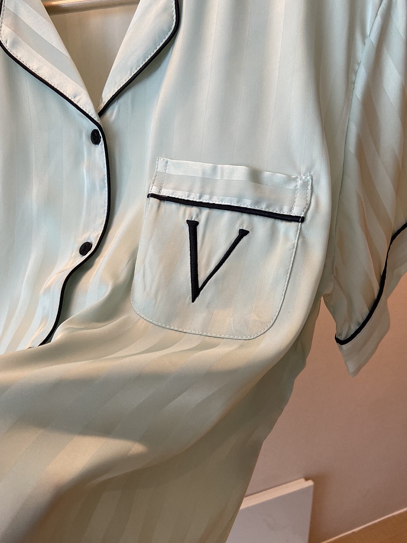 Victoria's Secret Signature Satin Short Pajama Set · A3061 — תמונה 43