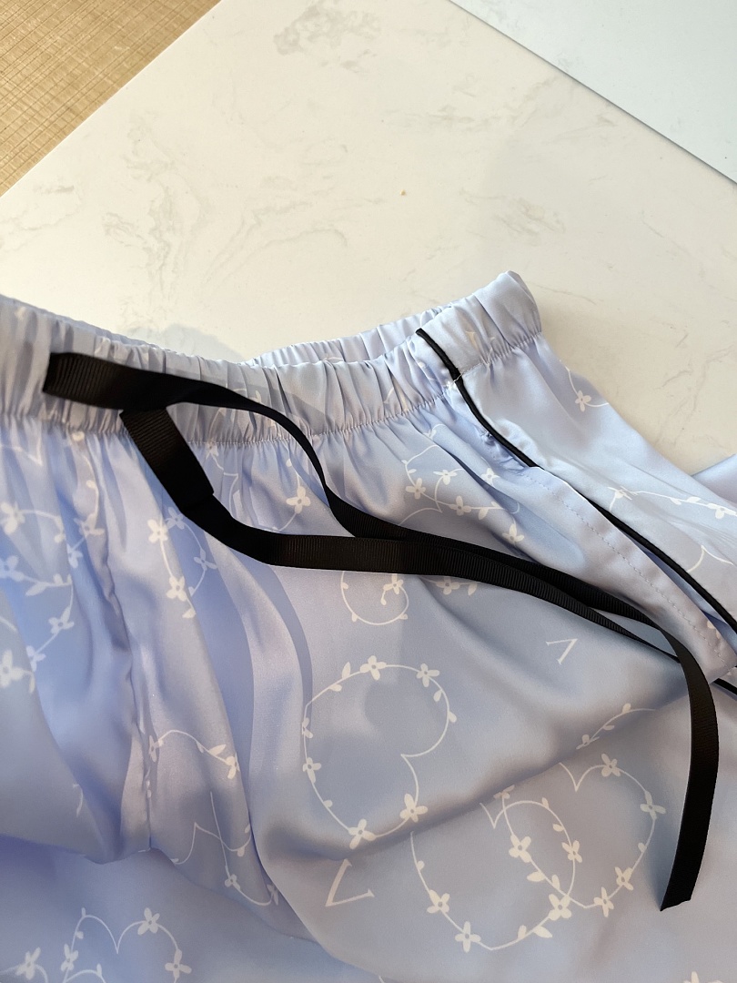 Victoria's Secret Signature Satin Short Pajama Set · A3061 — תמונה 4