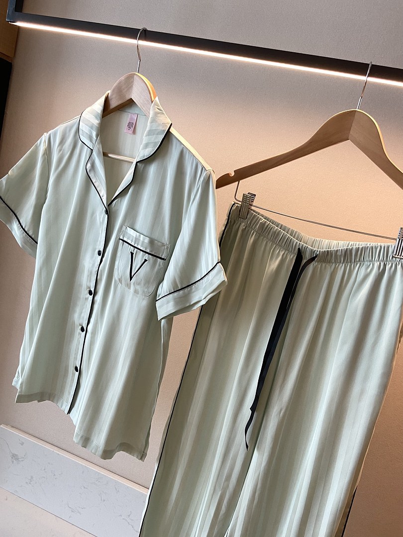 Victoria's Secret Signature Satin Short Pajama Set · A3061 — תמונה 47
